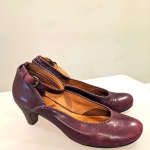 Gentle Souls purple pump